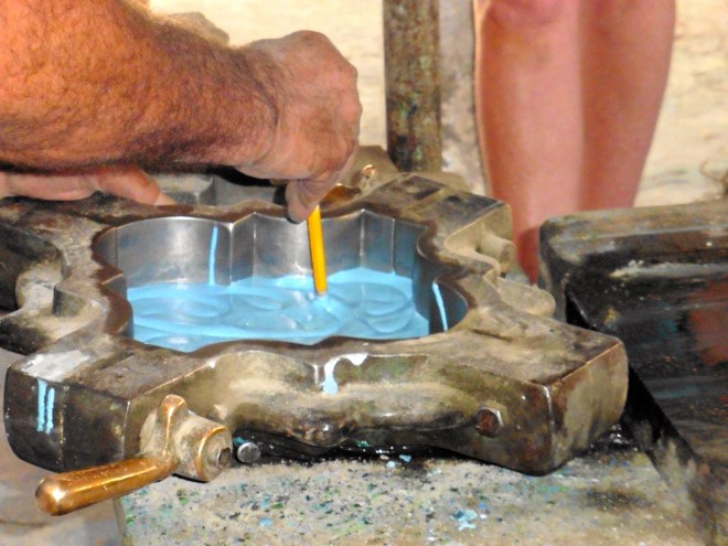 Using a pencil to swirl and make the design