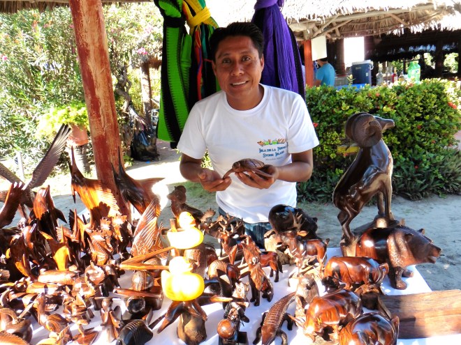 Mom liked this sea turtle and the man was very nice. Ducks liked him, too.