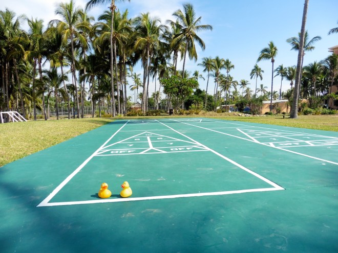 Zeb and Eider on the shuffleboard court