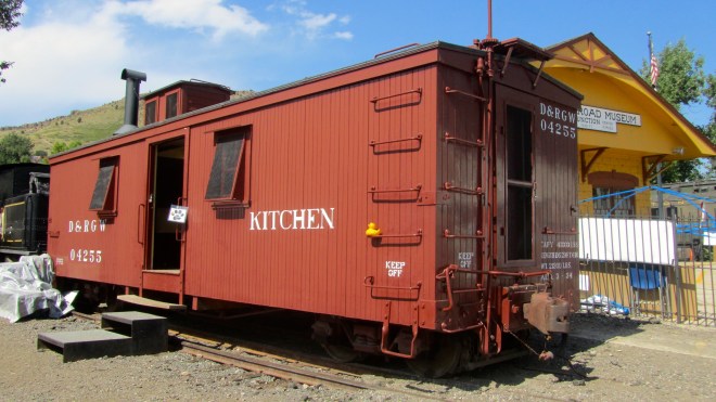 Riding trains makes me hungry.