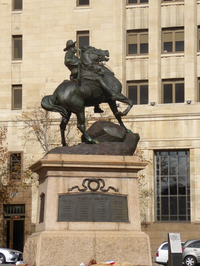 Remembering fallen héros