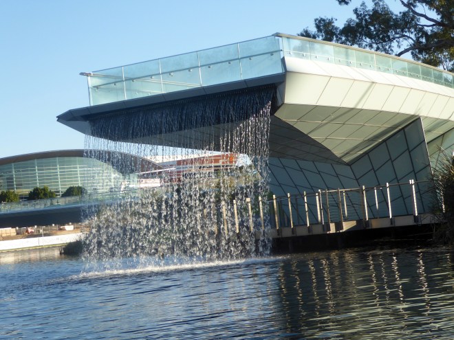 Decorative falling water