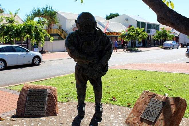 Hard hat pearl diver