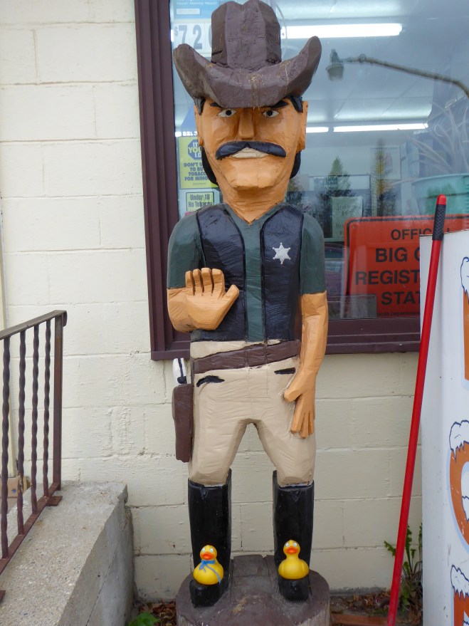 Wooden sheriff. Detroit Lakes, Minnesota