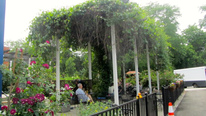 Relaxing outdoor dining