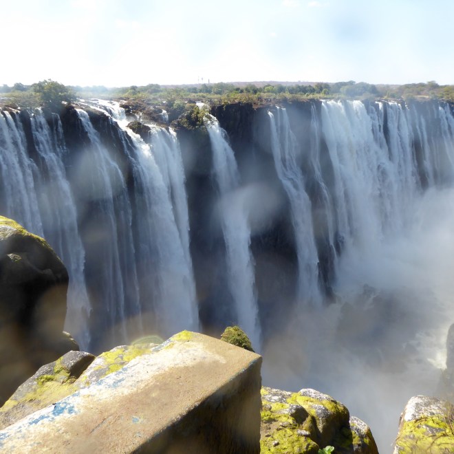 Horseshoe Falls. Spray on camera lens