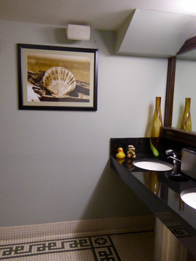 Oxford Hotel elegant ladies room