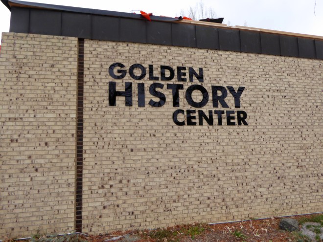 Let's visit the Golden History Museum