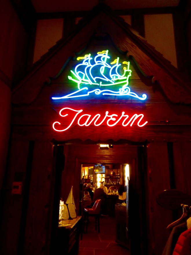 Let's go inside Ship Tavern