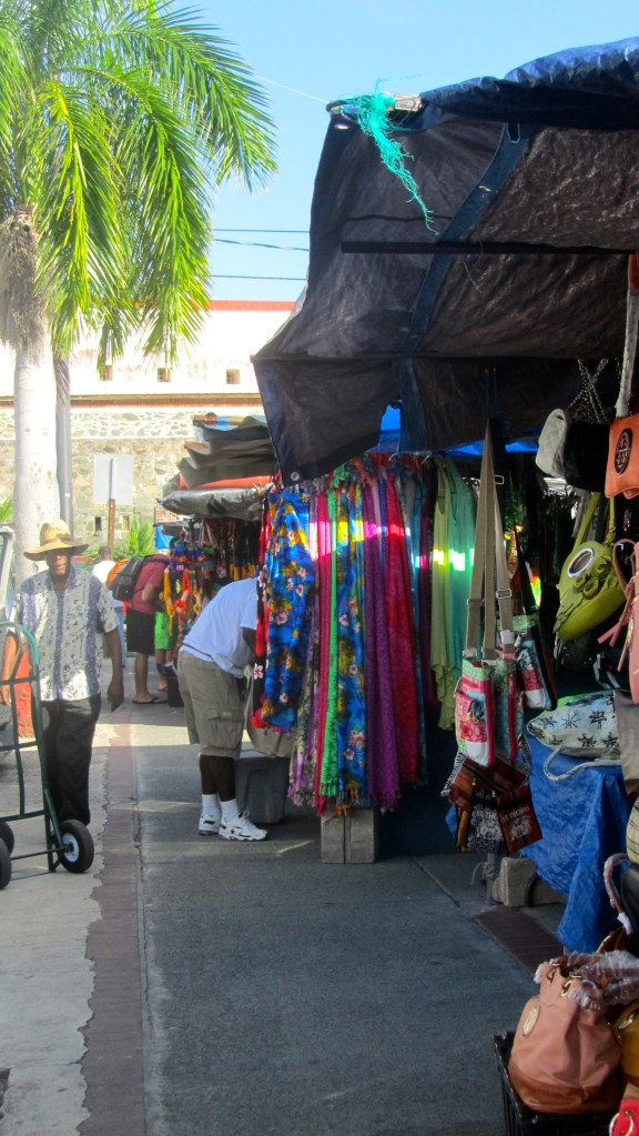 Love outdoor markets